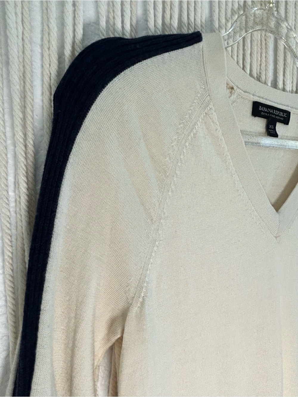 Banana Republic Extra Fine Merino Women's Cream V-Neck Sweater with Navy Stripe - Picture 5 of 9